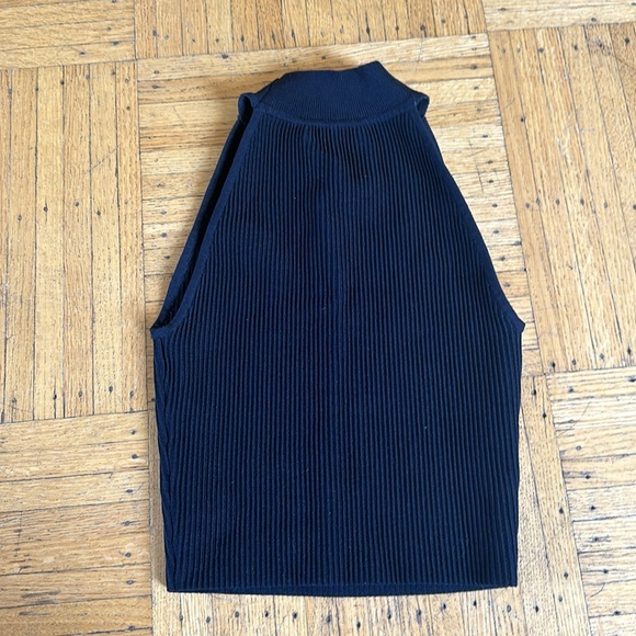 Babaton XS high neck top - Picture 2 of 5